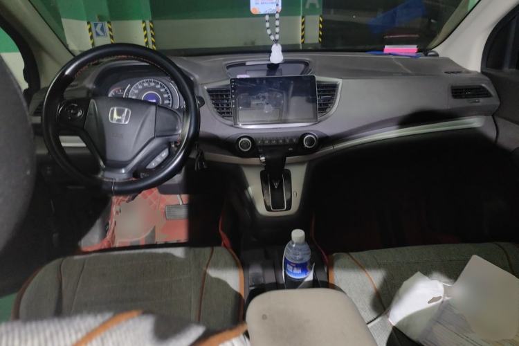 Used Honda CR-V 2012 2.0L two-wheel drive urban version Center Console