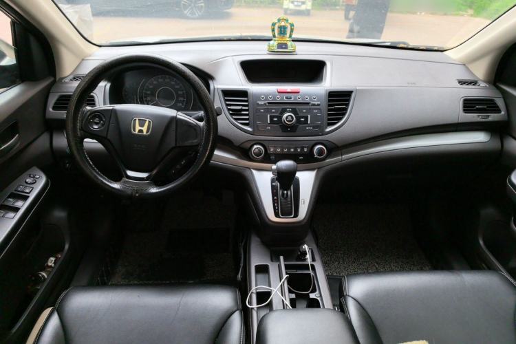 Used Honda CR-V 2012 2.0L two-wheel drive urban version Center Console