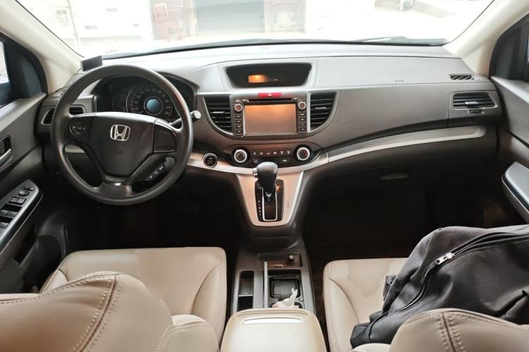 Used Honda CR-V 2012 2.0L two-wheel drive urban version Center Console