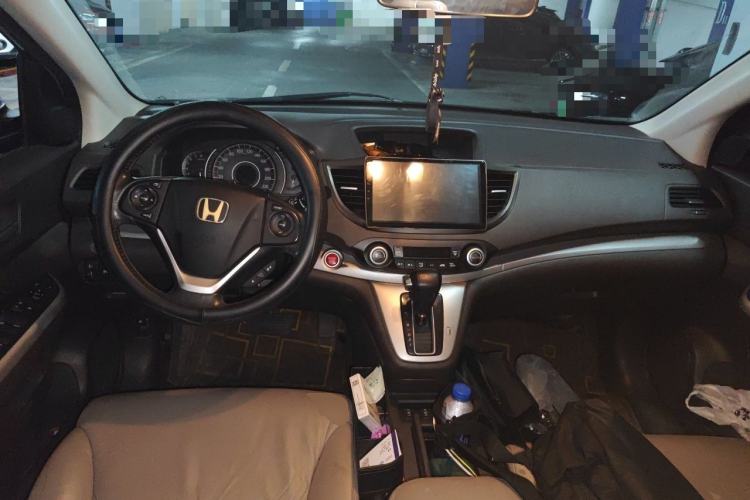 Used Honda CR-V 2012 2.4L four-wheel drive luxury version Center Console
