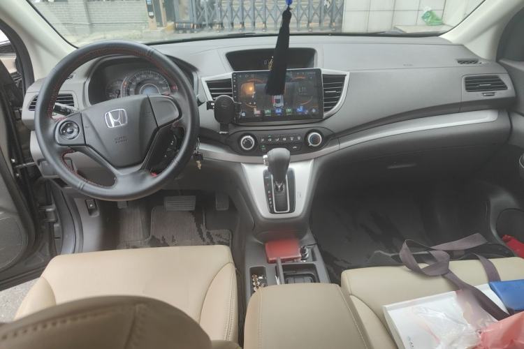 Used Honda CR-V 2012 2.0L two-wheel drive urban version Center Console