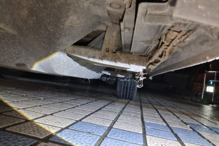 Used Honda CR-V 2012 2.4L four-wheel drive luxury version Chassis Front Left