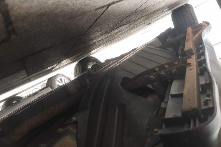 Used Honda CR-V 2012 2.4L four-wheel drive luxury version Chassis Front Right