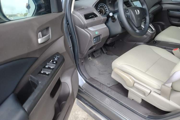 Used Honda CR-V 2012 2.0L two-wheel drive urban version Driver Seat