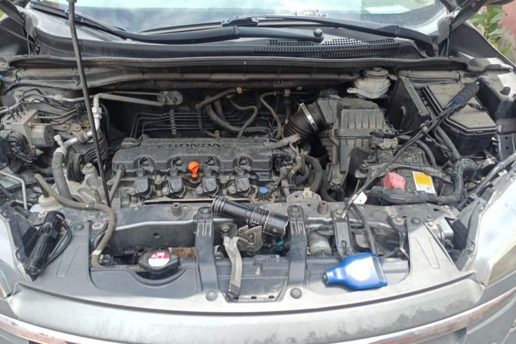 Used Honda CR-V 2012 2.0L two-wheel drive urban version Engine Bay