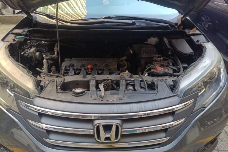 Used Honda CR-V 2012 2.0L two-wheel drive urban version Engine Bay