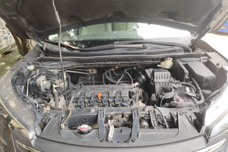 Used Honda CR-V 2012 2.0L two-wheel drive urban version Engine Bay