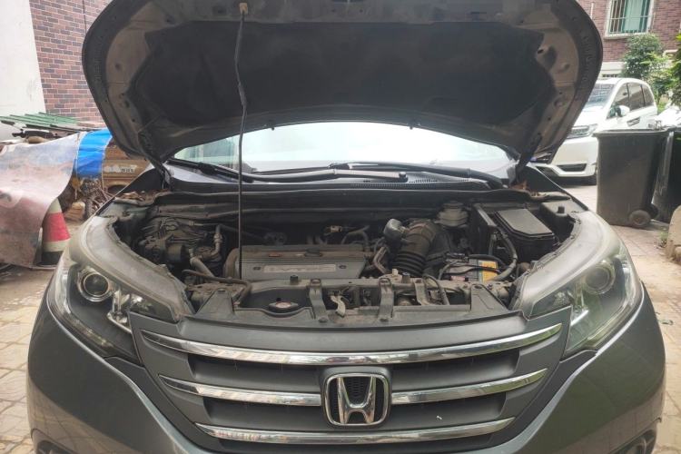 Used Honda CR-V 2012 2.4L four-wheel drive luxury version Engine Bay