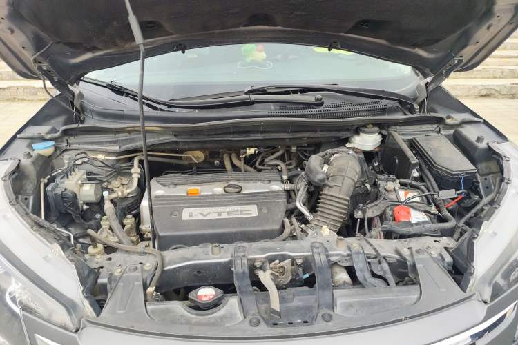 Used Honda CR-V 2012 2.4L four-wheel drive luxury version Engine Bay