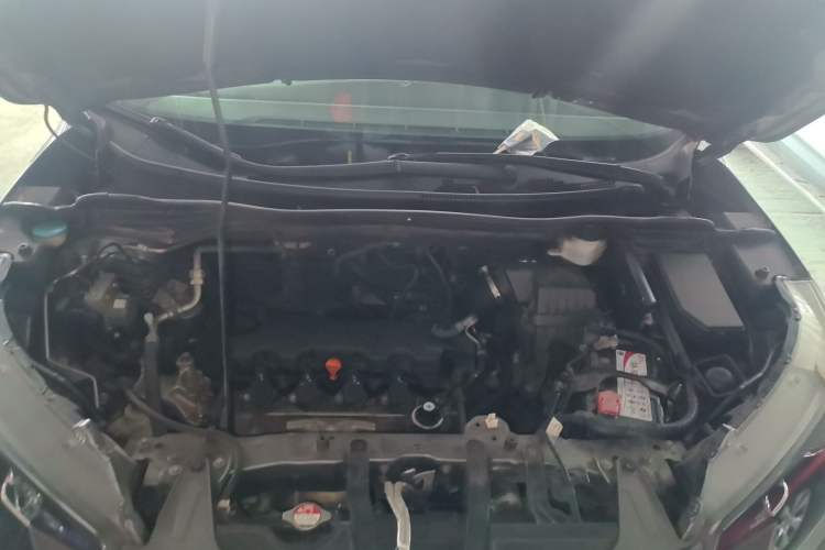 Used Honda CR-V 2012 2.0L two-wheel drive urban version Engine Bay