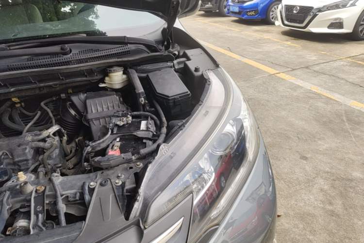 Used Honda CR-V 2012 2.0L two-wheel drive urban version Engine Bay Left
