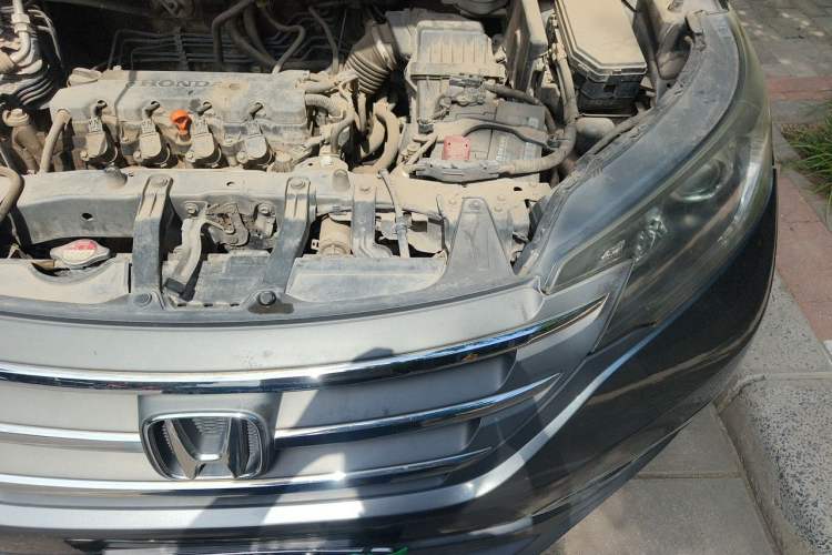 Used Honda CR-V 2012 2.0L two-wheel drive urban version Engine Bay Left