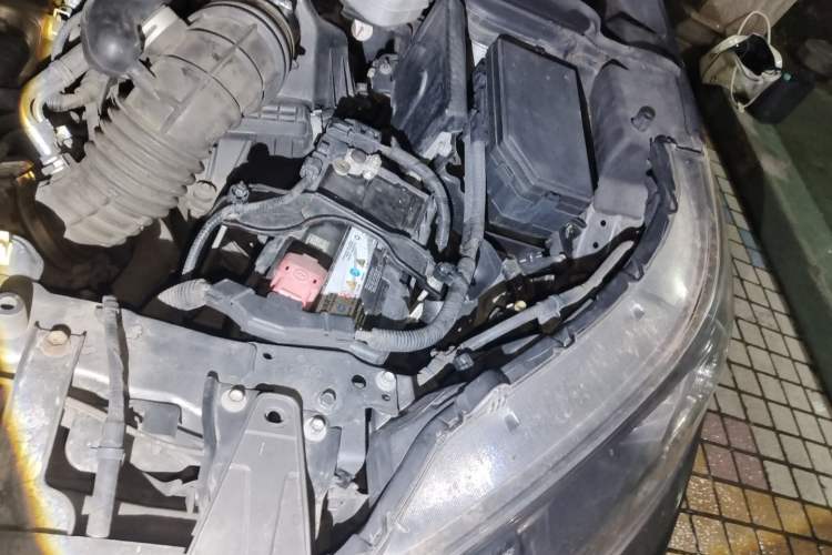 Used Honda CR-V 2012 2.4L four-wheel drive luxury version Engine Bay Left
