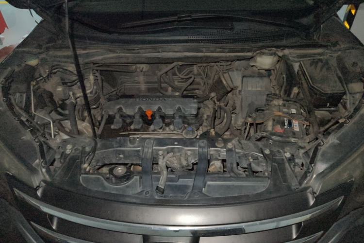 Used Honda CR-V 2012 2.0L two-wheel drive urban version Engine Bay