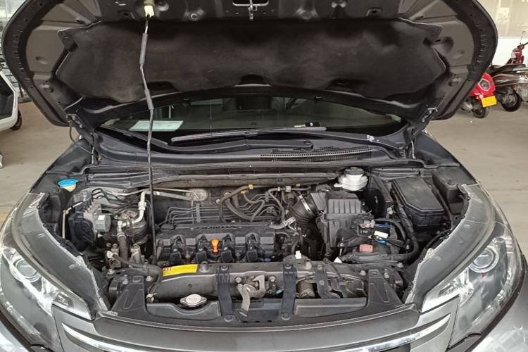 Used Honda CR-V 2012 2.0L two-wheel drive urban version Engine Bay