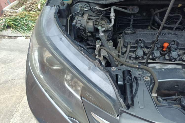 Used Honda CR-V 2012 2.0L two-wheel drive urban version Engine Bay Right