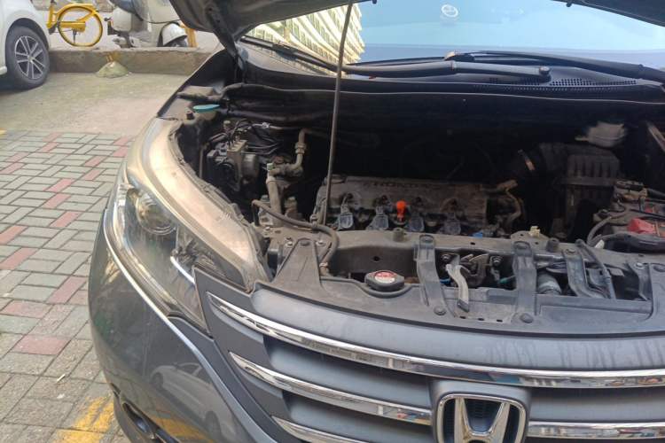 Used Honda CR-V 2012 2.0L two-wheel drive urban version Engine Bay Right
