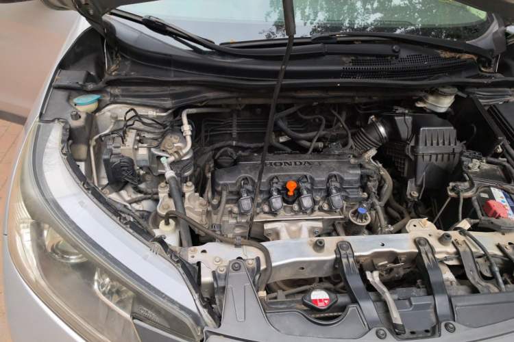 Used Honda CR-V 2012 2.0L two-wheel drive urban version Engine Bay Right