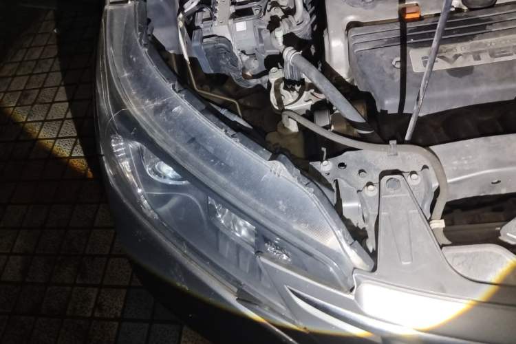 Used Honda CR-V 2012 2.4L four-wheel drive luxury version Engine Bay Right
