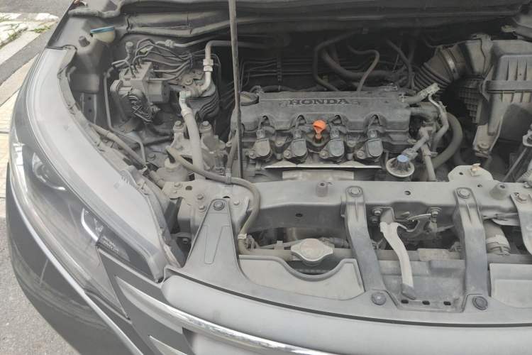 Used Honda CR-V 2012 2.0L two-wheel drive urban version Engine Bay Right