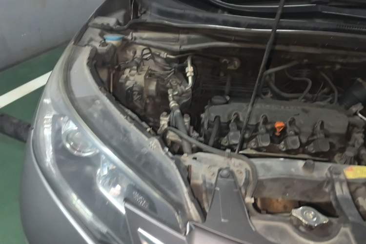 Used Honda CR-V 2012 2.0L two-wheel drive urban version Engine Bay Right