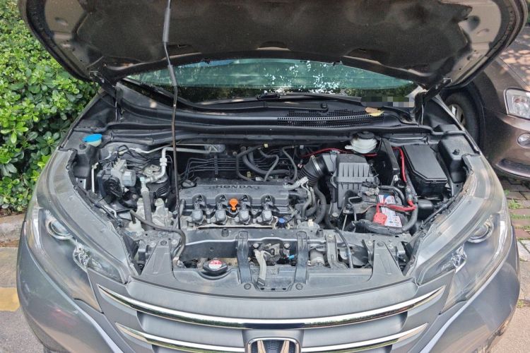 Used Honda CR-V 2012 2.0L two-wheel drive urban version Engine Bay