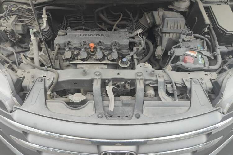 Used Honda CR-V 2012 2.0L two-wheel drive urban version Engine Bay