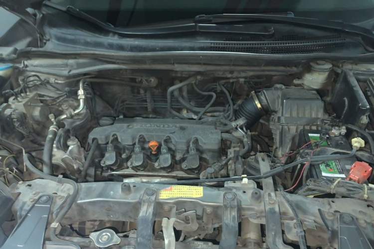 Used Honda CR-V 2012 2.0L two-wheel drive urban version Engine Bay