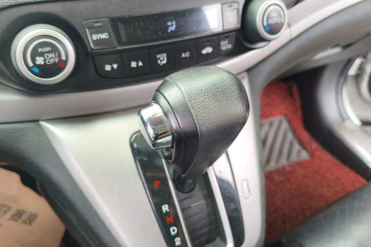 Used Honda CR-V 2012 2.4L four-wheel drive luxury version Gear Lever