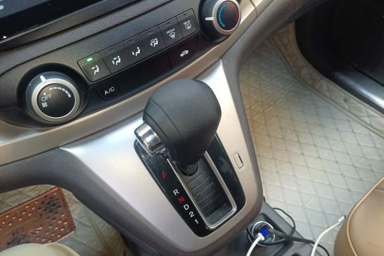 Used Honda CR-V 2012 2.0L two-wheel drive urban version Gear Lever