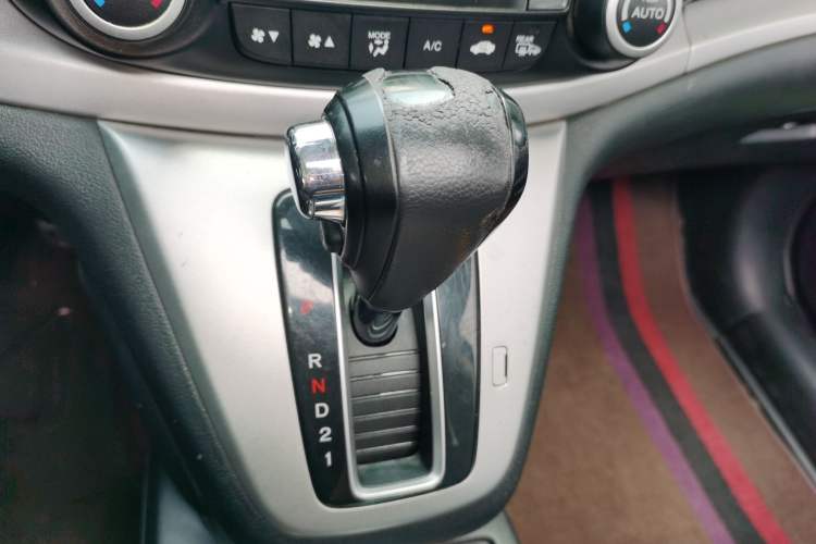 Used Honda CR-V 2012 2.4L four-wheel drive luxury version Gear Lever