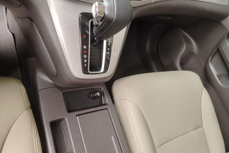Used Honda CR-V 2012 2.0L two-wheel drive urban version Gear Lever