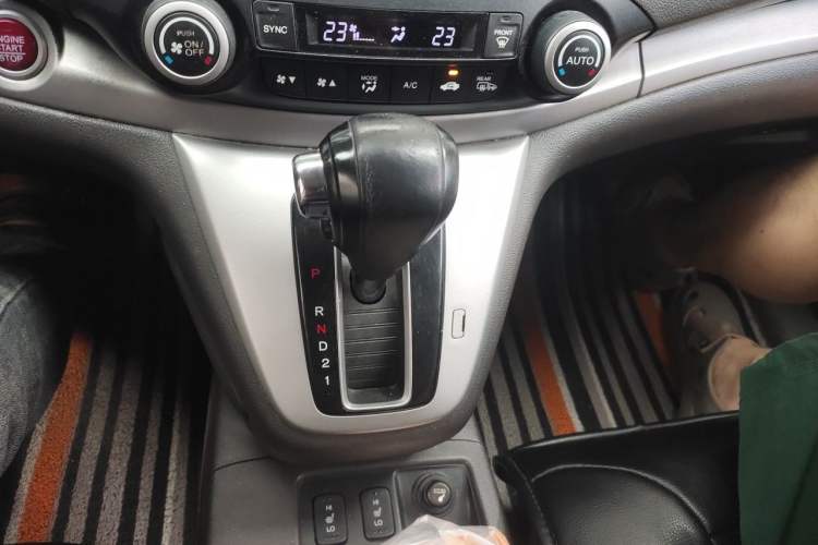 Used Honda CR-V 2012 2.4L four-wheel drive luxury version Gear Lever