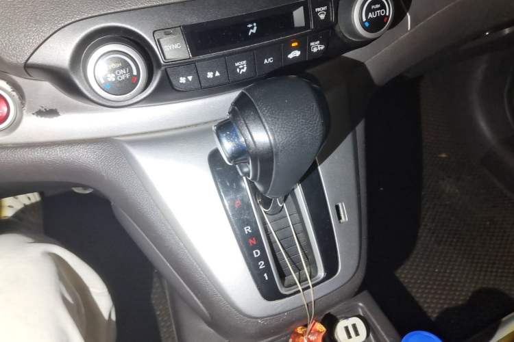 Used Honda CR-V 2012 2.4L four-wheel drive luxury version Gear Lever