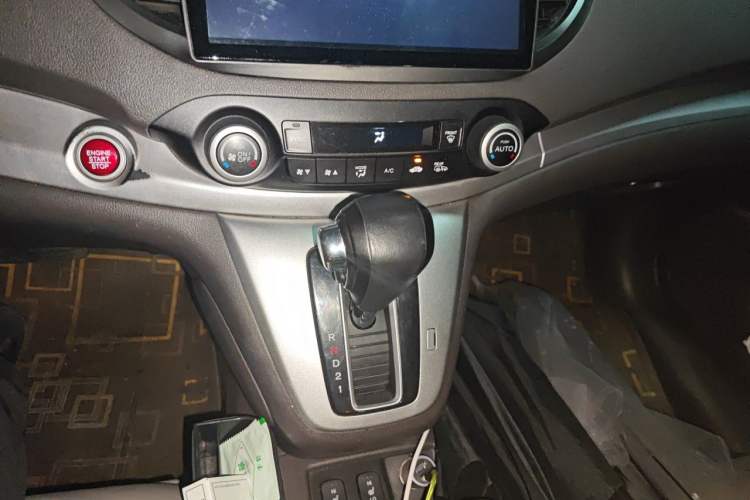 Used Honda CR-V 2012 2.4L four-wheel drive luxury version Gear Lever
