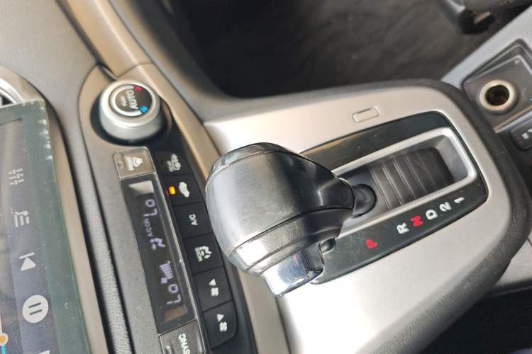 Used Honda CR-V 2012 2.4L four-wheel drive luxury version Gear Lever