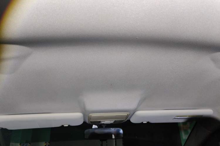 Used Honda CR-V 2012 2.0L two-wheel drive urban version Headliner