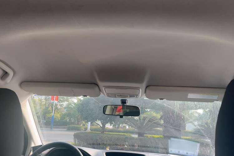 Used Honda CR-V 2012 2.0L two-wheel drive urban version Headliner
