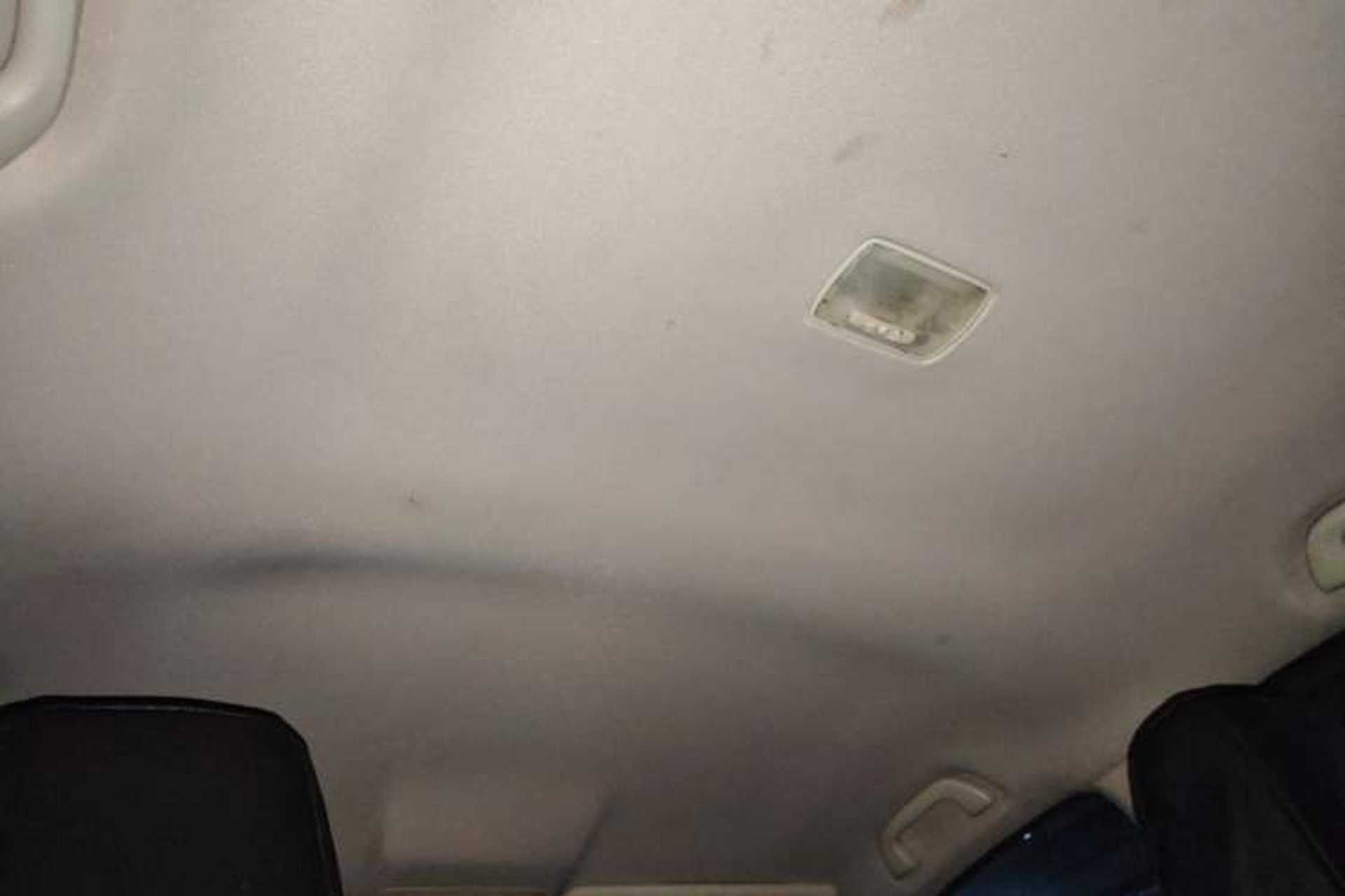 Used Honda CR-V 2012 2.0L two-wheel drive urban version Headliner