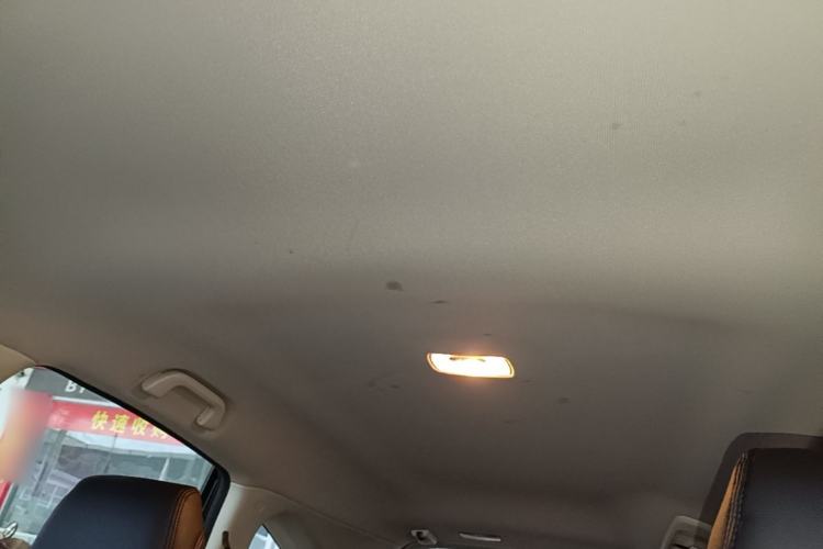 Used Honda CR-V 2012 2.0L two-wheel drive urban version Headliner