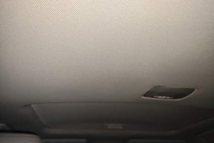 Used Honda CR-V 2012 2.4L four-wheel drive luxury version Headliner