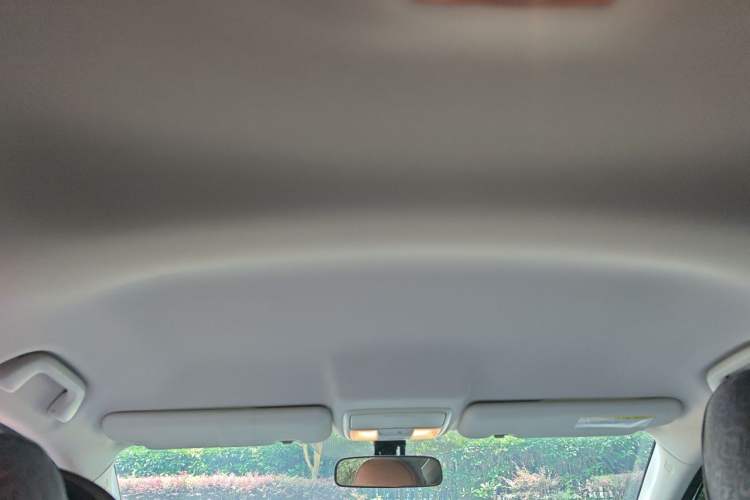 Used Honda CR-V 2012 2.0L two-wheel drive urban version Headliner