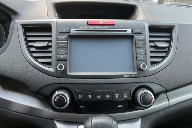 Used Honda CR-V 2012 2.0L two-wheel drive urban version Interior 4