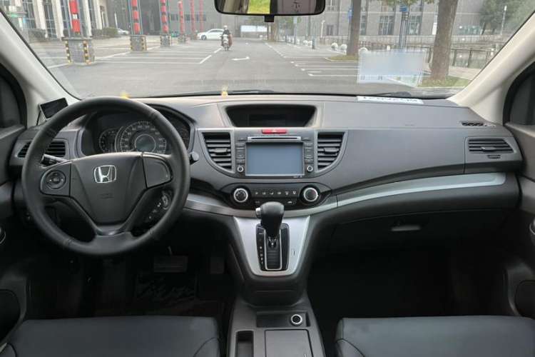 Used Honda CR-V 2012 2.0L two-wheel drive urban version Interior 6