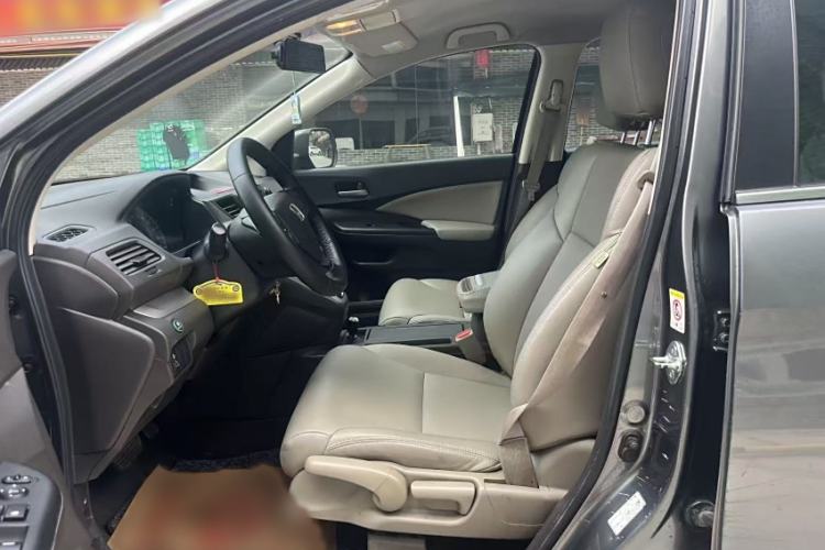 Used Honda CR-V 2012 2.0L two-wheel drive urban version Interior 6