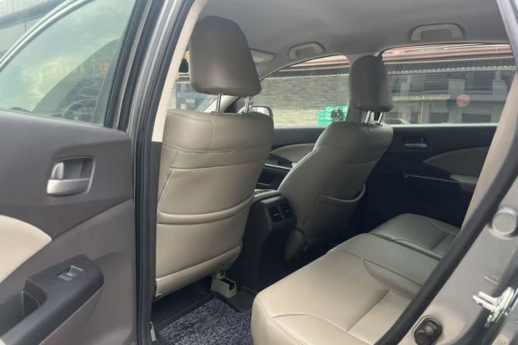 Used Honda CR-V 2012 2.0L two-wheel drive urban version Interior 7