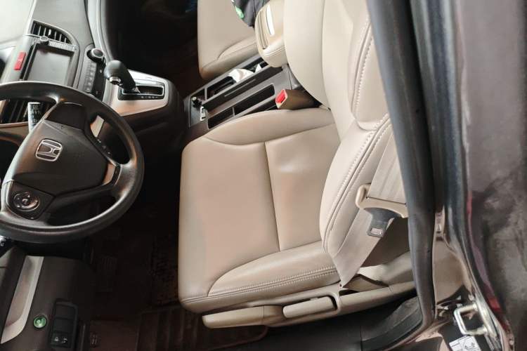 Used Honda CR-V 2012 2.0L two-wheel drive urban version Left Front Seat