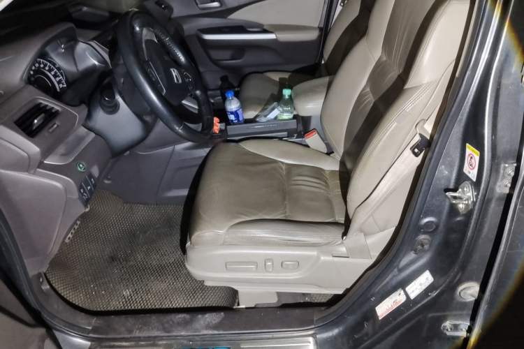 Used Honda CR-V 2012 2.4L four-wheel drive luxury version Left Front Seat