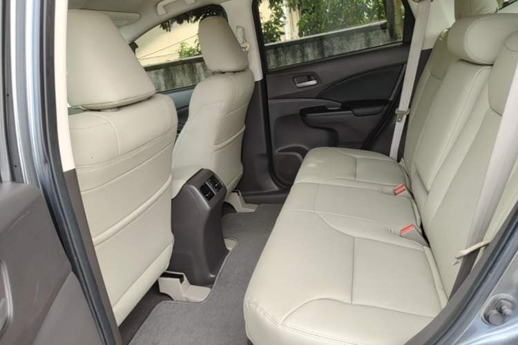 Used Honda CR-V 2012 2.0L two-wheel drive urban version Left Rear Seat