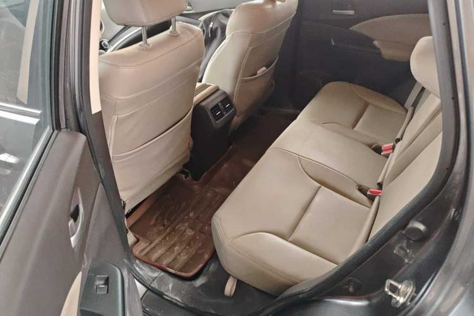 Used Honda CR-V 2012 2.0L two-wheel drive urban version Left Rear Seat